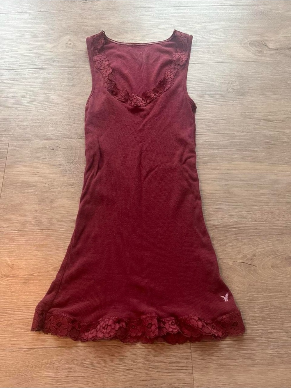 American Eagle lace trim tank top